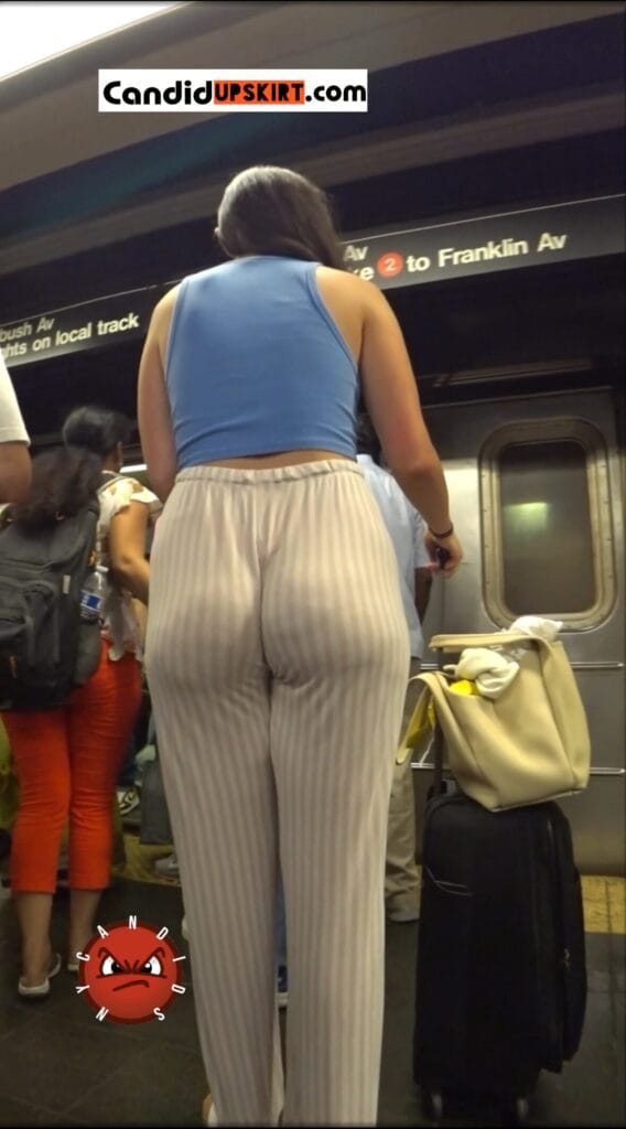 NYC girl with super jiggle pair of cheeks