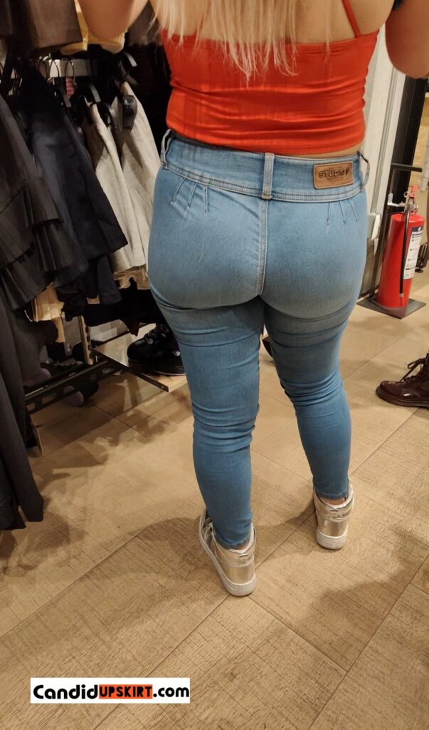 Tight jeans blonde girl ass candid