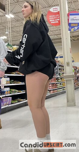 Cheeked up Blonde - Photo 6