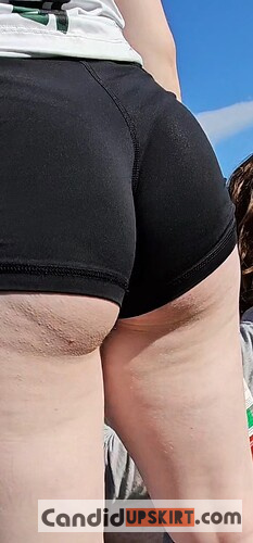 WHITE CHICK IN SHORT SHORTS P4 - Photo 13