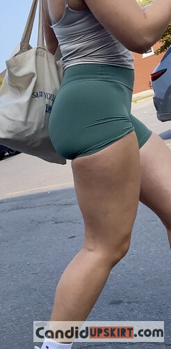 Insane college fit blonde pawg… unreal… - Photo 9