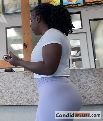 THICK Ebony Cheeks in Yoga Pants (OC) - Photo 12