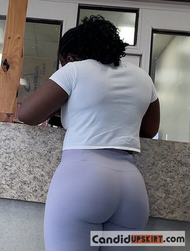 THICK Ebony Cheeks in Yoga Pants (OC) - Photo 13