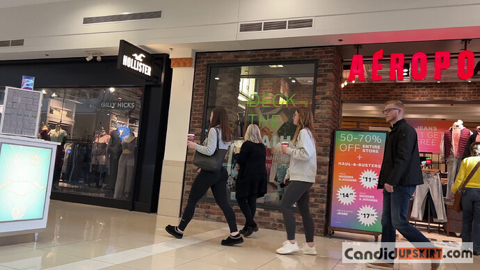 Sisters with beautiful bodies at the mall (NOT OC) - Photo 1