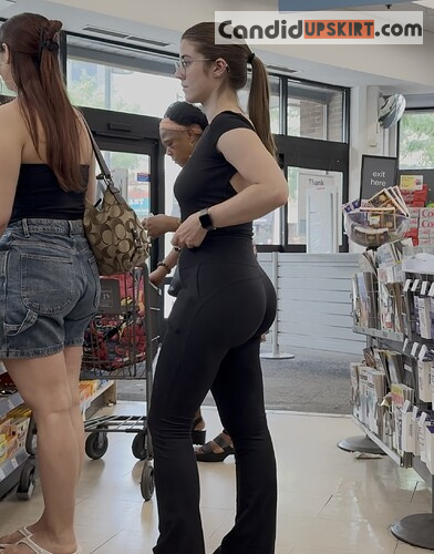 Brunette Pawg in black leggings ???? ???? ( oc + gifs ) - Photo 7