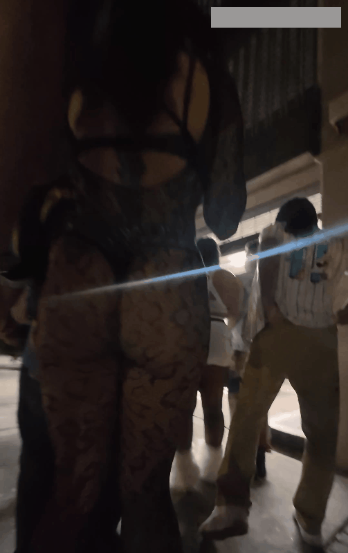 ( OC ) PAWG raver showing ASS in Thong+fishnet - Photo 4