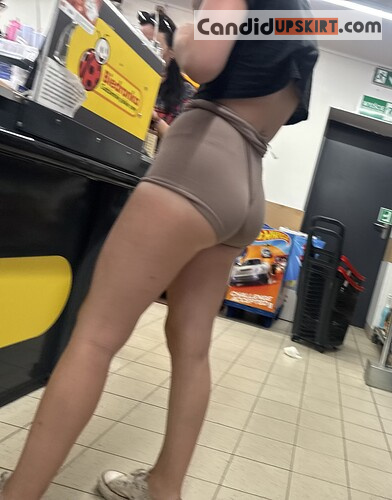 Nice Ass in Short Shorts cheeks out - Photo 10