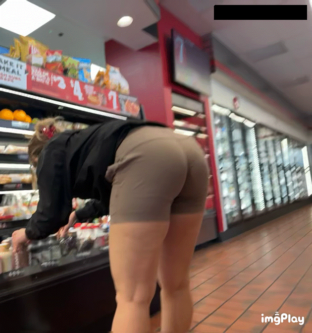 Bent over gas station worker in tight khaki shorts (oc + gifs) - Photo 4