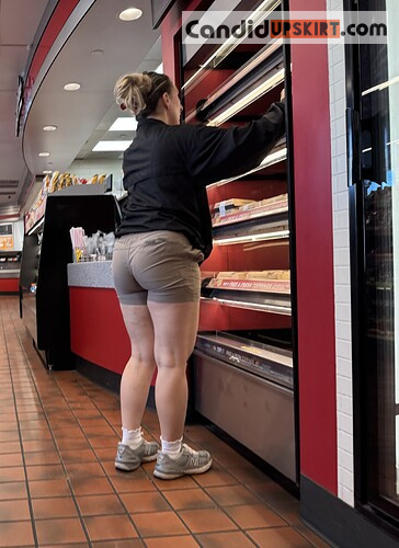 Bent over gas station worker in tight khaki shorts (oc + gifs) - Photo 9